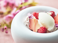 【4:00 PM】Strawberry Afternoon Tea + Free Floating Tea