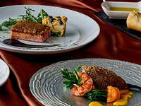 〈12/1～4/30〉【土日祝限定】Chef's lunch 　メイン：ビーフのグリルとオニオンコンポート　赤ワインソース