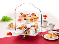 【平日・ティータイム】乾杯ドリンク特典★ポム・ダダン アフタヌーンティー ～苺を味わう甘美なひととき～（1/8～2/28）