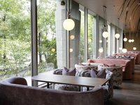 【公式HP限定】3名様以上のご予約で窓側ソファー席確約☆ストロベリーAFTERNOON  TEA（12/26〜2/5）