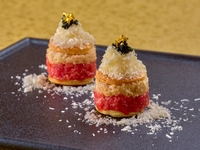 12月1日〜　個室確約【季節のユッケと焼肉コース】季節限定「和牛と蟹のパイキャビユッケ」「厳選された焼き物8種」をご提供。季節の食事と焼肉しっかり楽しむコースをご提供！