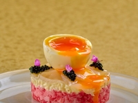 12月1日起 - 【新宿牛光開業紀念套餐】這是為紀念新宿牛光開業而推出的套餐。套裝包含和牛、蟹肉鮭魚籽燒肉熱狗、冬季牡蠣燒肉配蛋黃醬、牛裡肌奶油蛋捲三明治，以及蓬鬆嫩滑的「石烤」牛肉蛋包飯。