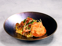 香箱蟹と甘海老ビスクのクリームパスタ