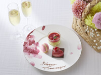 Weekdays: Sweets Buffet with a Toast of Sparkling Wine and Table Decorations – Adults ¥6,900