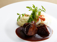 【ホール席】ダブルメインのプティディナー全4品