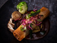 【90-Minute Dining】Mini Buffet Included ≪Seasonal Lunch≫Phyllo Pastry with Sea Bream and Crab, Served with Sauce Américaine