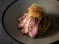 【90-Minute Dining】Mini Buffet Included ≪Seasonal Lunch≫Oriental-Style Pasta with “Kawachi” Duck and White Leek