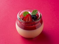 【テイクアウト】いちごさんプリン