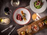 [1/1-1/3 限定] Early Dinner Special Course & Free-flow Drink