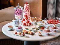 【The Lobby Lounge】 Strawberry Afternoon Tea with the glass of Dom Perignon 2015