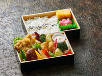 Combination Box: Deep-fried Tsukuba Chicken, Fried Scallops, and Mini Hamburger Steak