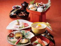 旬の味覚をふんだんに楽しむ　特別懐石『寿山』