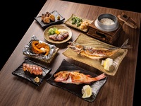 ★ [January only] Chef's choice of seasonal ingredients + your choice of specialty atomic grill + rice cooked in a pot. Comes with a hearty ozoni soup to start the year! All-you-can-drink included.