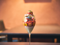 【数量限定】Strawberry×抹茶 Parfait+選べるカフェドリンク付き(平日1/1～1/31)