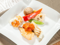 3 çeşit deniz mahsullü teppanyaki menüsü (sadece öğle yemeği)