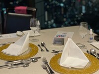 ［窓側テーブル席］オマール海老とフォアグラを愉しむ特別ディナーコース