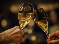 [Guaranteed Window Seat] Premium Anniversary Plan (Includes 1 bottle of Dom Perignon + your choice of 2 bar foods)