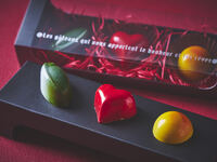 【2月7日,8日・14日,15日限定】バレンタインデーギフト付き　フレンチブッフェ（バー側のお席）