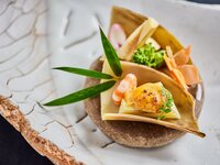 献招点心　春月