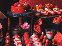 Early bird discount until January 31st  [Saturdays, Sundays, and holidays - 16:30 / WEB 18% OFF] "The Elegant Red" Strawberry Sweets Buffet