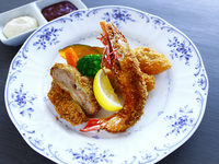 【1/10～ディナー】＼広島県産カキフライ、有頭エビフライ、ポークヒレカツのミックスフライ／