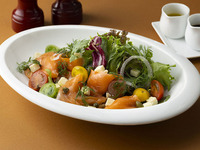 【8:00‐9:30入店】フレッシュサラダ バケットローストパン オーガニックオリーブオイル付き