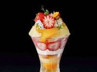 【月/金曜日】柑橘といちごのパフェ