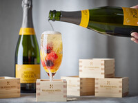 【特典】ホテル開業10周年記念プラン：乾杯こぼれスパークリングワイン1杯付（ノンアルコールスパークリングワインに変更可）