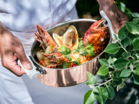 Signature Sharing Style Dinner