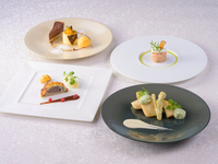 [Piano Pranzo Anniversario] Pranzo mensile + bisque di aragosta + una bevanda + bouquet per festeggiare + dessert per festeggiare. Clicca qui per aprile 2026 e successivi.