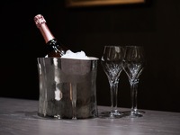 《数量限定》4名様以上のご利用でシャンパーニュ1本プレゼント。ワゴンアラカルトのご予約に限ります。