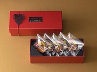 6 Mandians <3 each of 2 types>