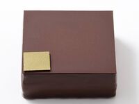 [TAKEOUT-PIERRE HERMÉ PARIS-Anniversary Cake] Carrément Chocolat 12cm (for about 3-4 people)