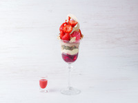 ＊平日【季節限定】いちごとショコラのパフェ