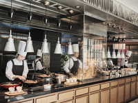 【10周年記念企画：平日】＜閉店まで時間無制限＞ランチ！オープンキッチンからの出来立て料理が大人気！スイーツも登場！