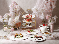 【平日限定】スパークリングワイン付き 本格フレンチ×ストロベリーブロッサムアフタヌーンティー