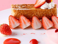 WEB予約限定【季節のデザート】～苺のミルフィーユ～(コーヒーまたは紅茶またはハーブティー付き）