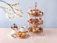 こだわり苺と桜のアフタヌーンティー～あまりん&かおりん～＋乾杯ドリンク〈金〉