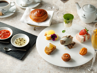 【Un coeur noir】　トリュフ香るデザート含む８種のデザートプレート・カフェフリーセット