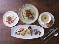 "Kyoto Gourmet Tour 2026 Spring" Cafe 33 Classic Set (includes one drink)