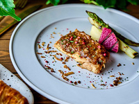 Starting March 1st [Lunch] Online reservations only: Includes one drink of your choice ★ Plenty of vegetables! Salad buffet lunch including popular dessert (Main course: Choice of meat or fish dish)