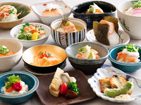 【春の食べ放題ランチWEB割】第２弾～サーモンミニ丼～　　　　　4/1～5/10迄　　　（ランチ90分制）