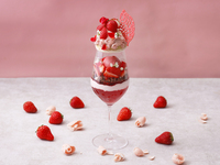 土日：「いちご＆ローズパフェ」セイボリー&選べるドリンク2杯