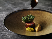 [Lunch: Presentation] A luxurious 5-course lunch with double main dishes.