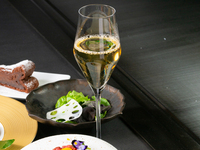 January and February only: [Byakrin] A5 Nakayama Black Beef Fillet, Popular Japanese Black Beef Tartar Sauce, and other special 7-course meals