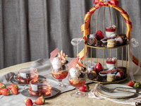 いちご×チョコレート×スパニッシュアフタヌーンティー（ミニパフェ＋スイーツ＋カフェフリー）