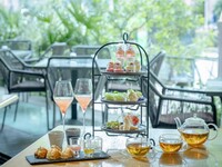 【季節のアフタヌーンティー】豊富なスイーツとセイボリー＋ロンネフェルト紅茶等フリー（土日祝）