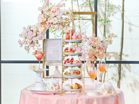 ＜土日祝＞『桜色のストロベリーアフタヌーンティー』 スイーツでお花見気分！～桜といちごが奏でる心ときめくひとときを～　マリアージュフレールもお替り自由