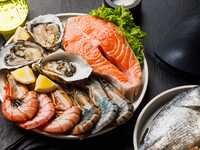 【ランチ】オマール海老（ハーフ）付きシーフードマーケットブッフェ　¥5900