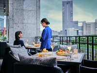 シャンパン付き春の贅沢テラスディナー ～水辺のテラスで贅沢なひとときを～